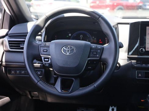Used 2025 Toyota Camry SE FWD image 22