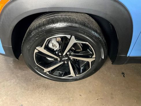 Used 2023 Chevrolet TrailBlazer RS w/ Sun and Liftgate Package image 9