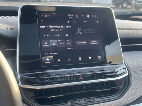 Certified 2025 Jeep Compass Latitude w/ Sun & Sound Group AWD/4WD image 21