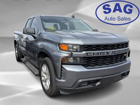 Used 2019 Chevrolet Silverado 1500 Custom w/ Custom Value Package image 2