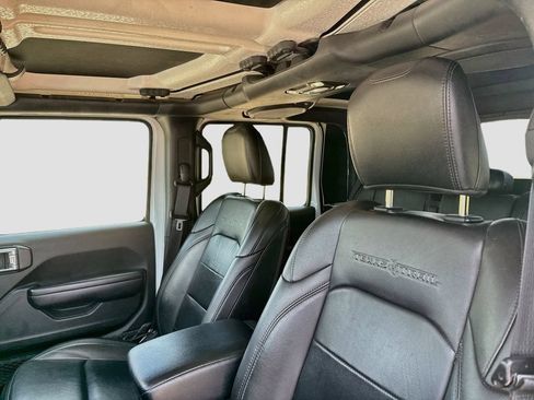 Used 2021 Jeep Gladiator Sport AWD/4WD image 12