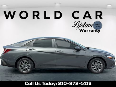 Used 2024 Hyundai Elantra SEL FWD image 2
