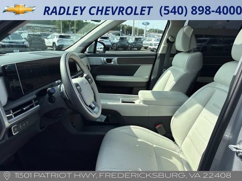 Used 2024 Hyundai Santa Fe Calligraphy AWD/4WD image 3