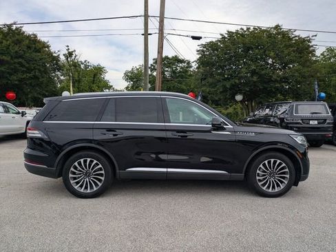 Used 2023 Lincoln Aviator Reserve AWD/4WD image 2