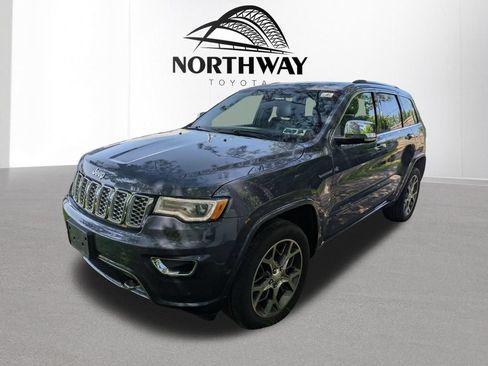 Used 2020 Jeep Grand Cherokee Overland AWD/4WD image 7