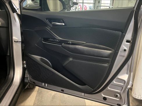 Used 2019 Toyota C-HR XLE image 12