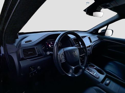Used 2023 Honda Passport TrailSport image 9