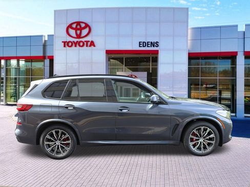 Used 2022 BMW X5 xDrive40i w/ M Sport Package AWD/4WD image 2