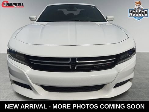 Used 2017 Dodge Charger SE w/ Popular Equipment Group image 8