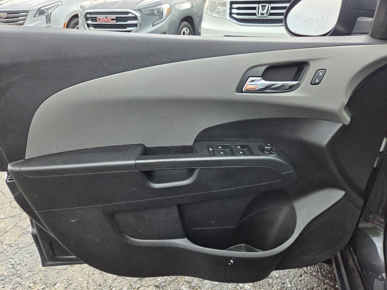 Used 2015 Chevrolet Sonic LT FWD image 11