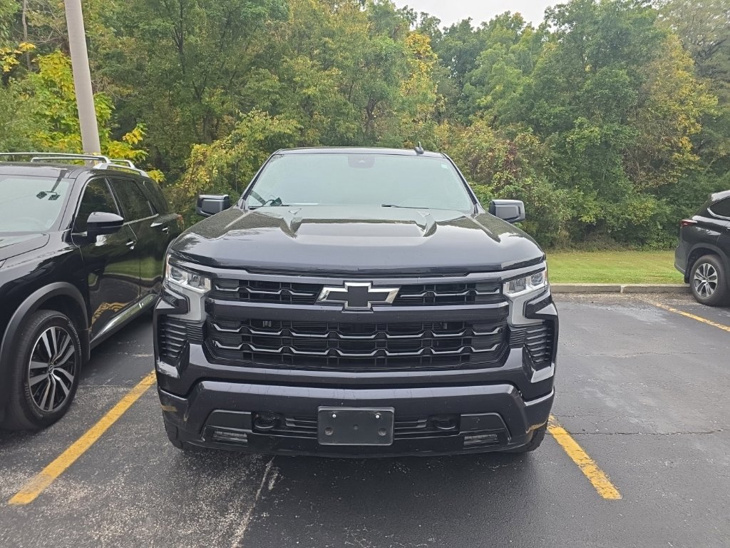 Used 2024 Chevrolet Silverado 1500 RST w/ Z71 Off-Road Package AWD/4WD image 2