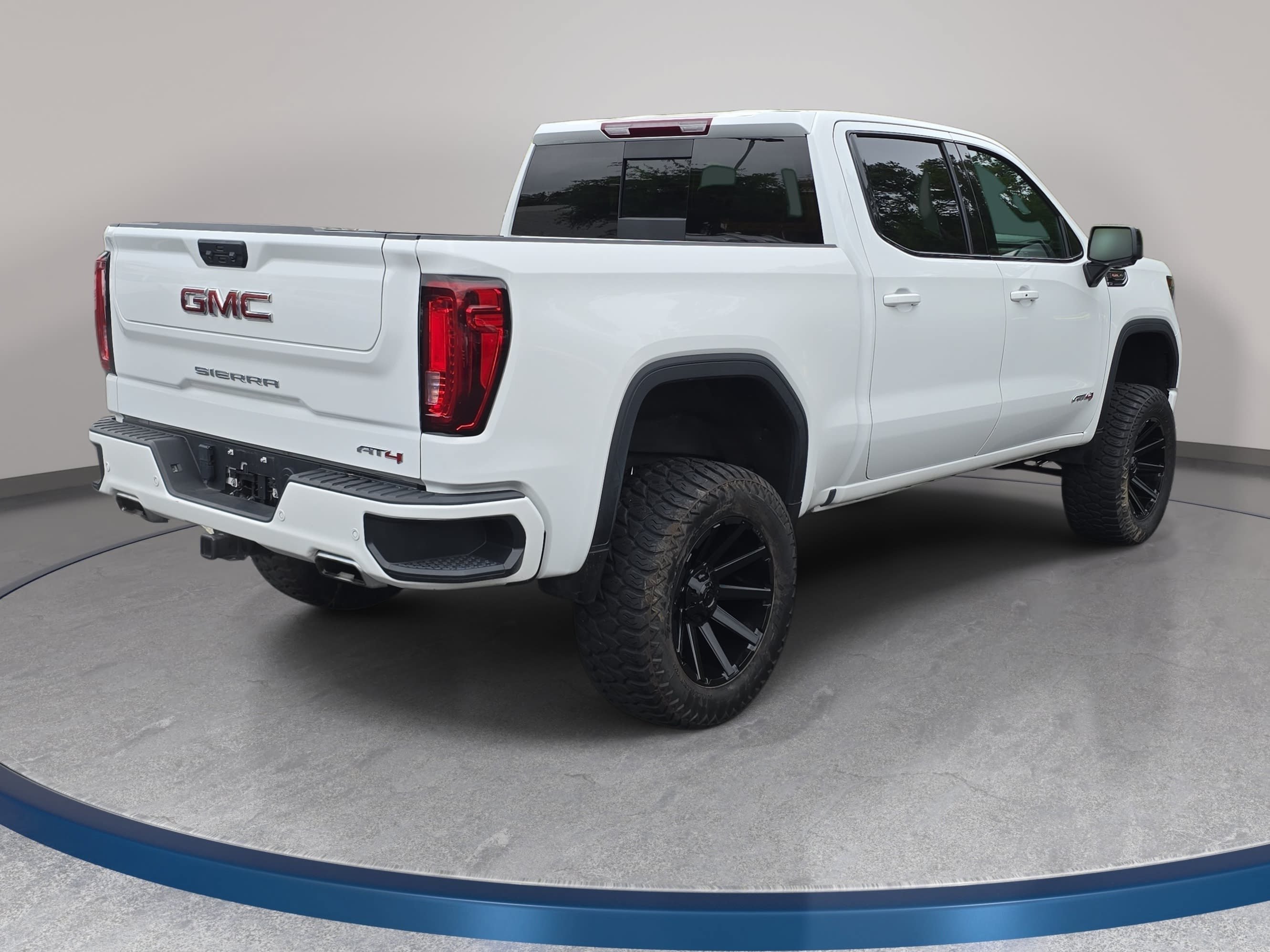 Used 2024 GMC Sierra 1500 AT4 w/ AT4 Preferred Package AWD/4WD image 5