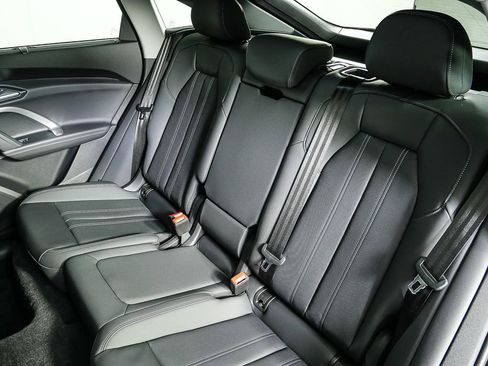 New 2025 Audi Q5 Premium Plus image 18