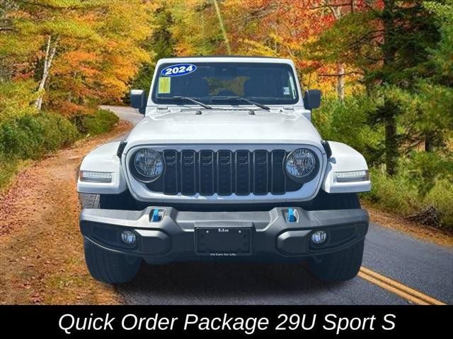 Certified 2024 Jeep Wrangler Unlimited w/ Convenience Group AWD/4WD image 10