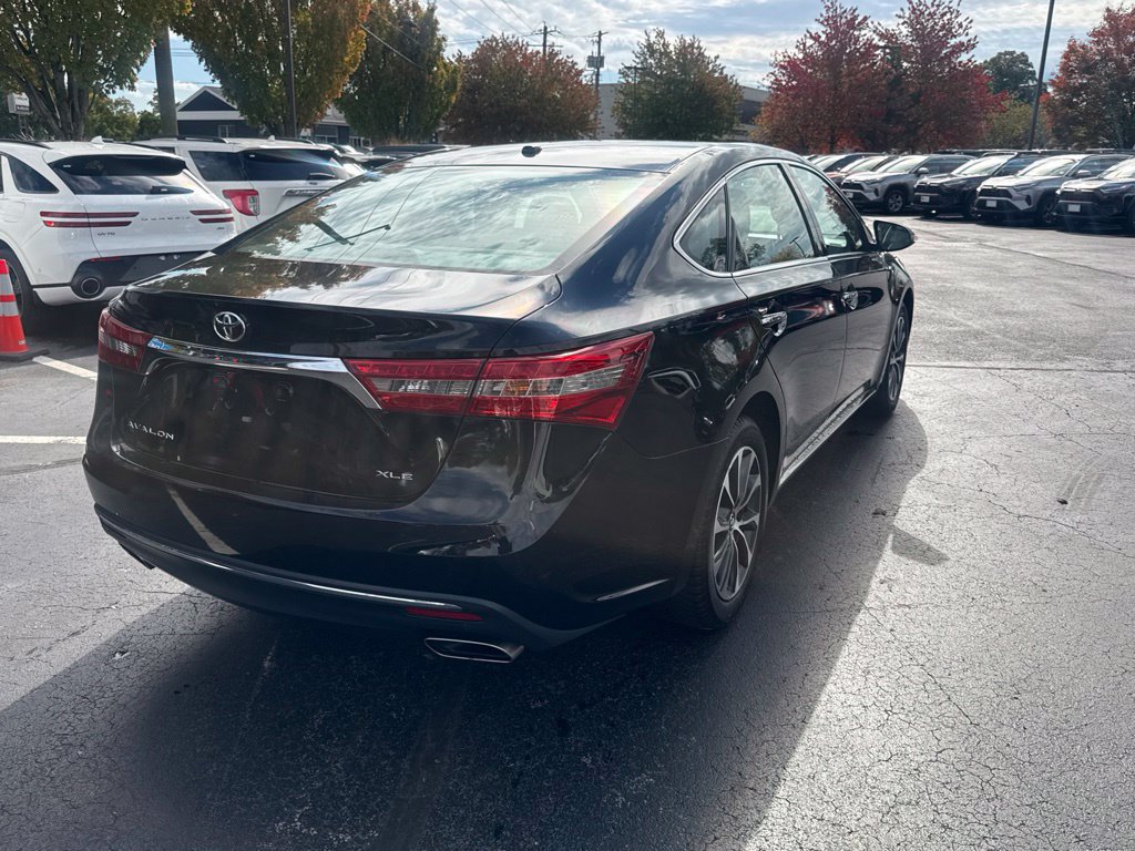 Used 2018 Toyota Avalon XLE Premium w/ Carpet Mat Package FWD image 7