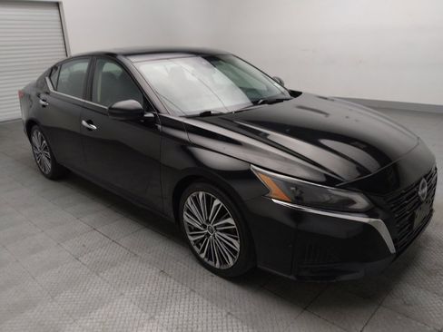Used 2023 Nissan Altima 2.5 SL FWD image 13