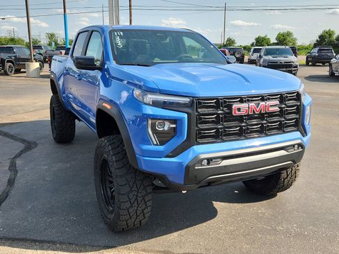 New 2025 GMC Canyon Elevation w/ Convenience Package image 6