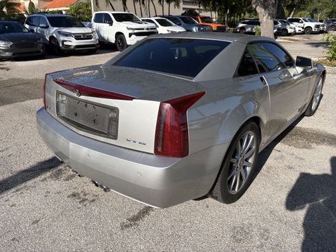 Used 2006 Cadillac XLR V RWD image 6