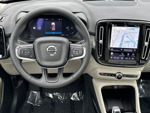 New 2026 Volvo XC40 B5 Ultra w/ Climate Package image 16