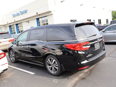 Used 2023 Honda Odyssey Touring image 4