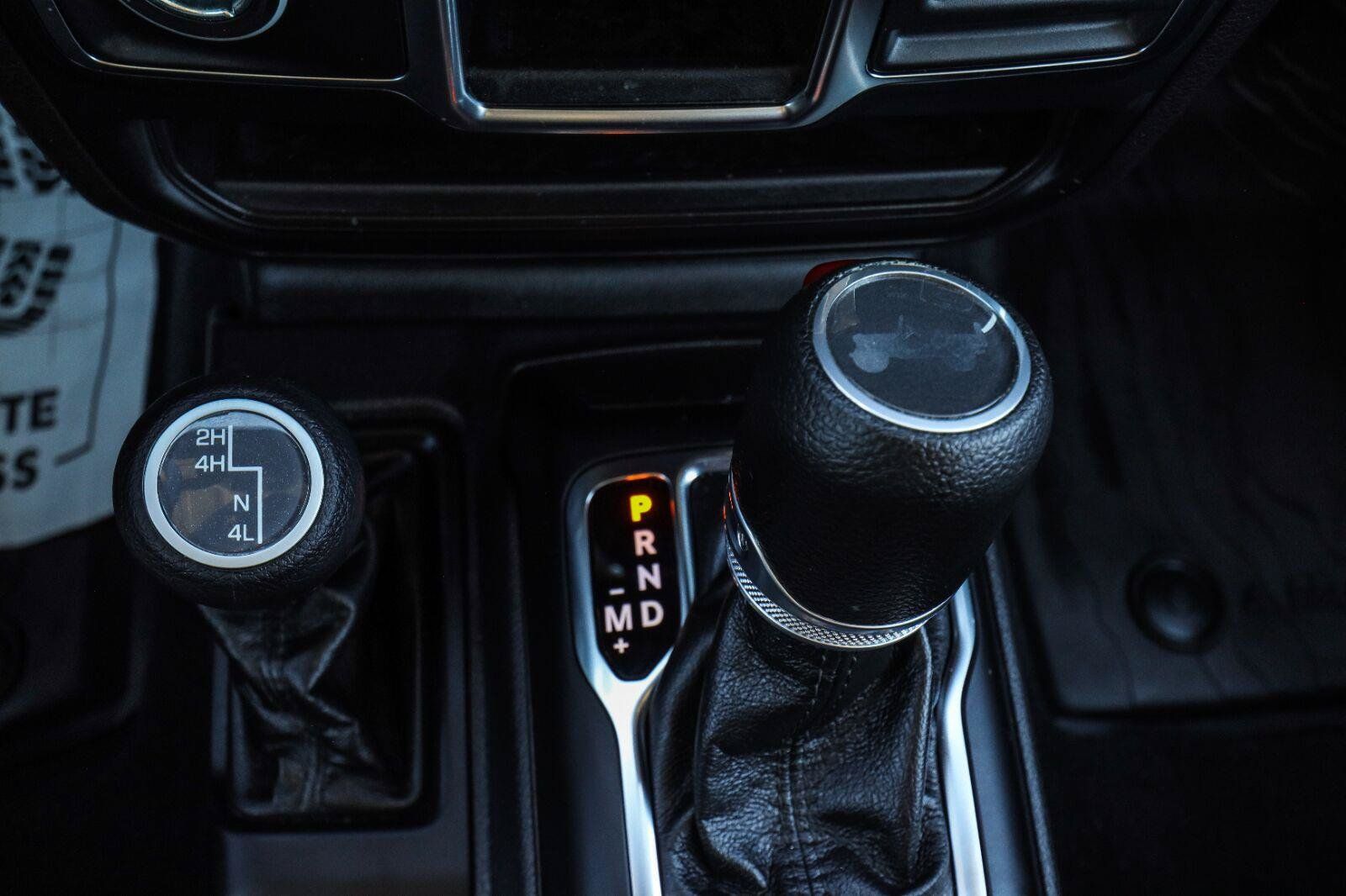 Used 2023 Jeep Wrangler Sport AWD/4WD image 31