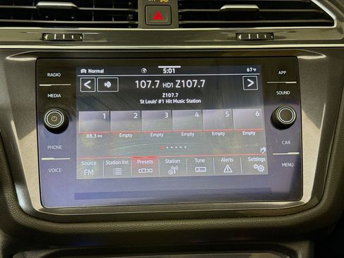 Used 2022 Volkswagen Tiguan SE R-Line AWD/4WD image 15