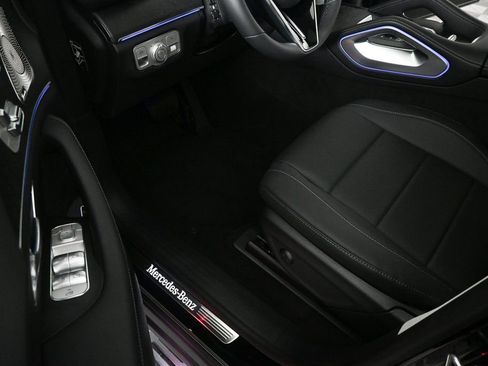 Used 2023 BMW 330i 330i w/ Driving Assistance Package image 16