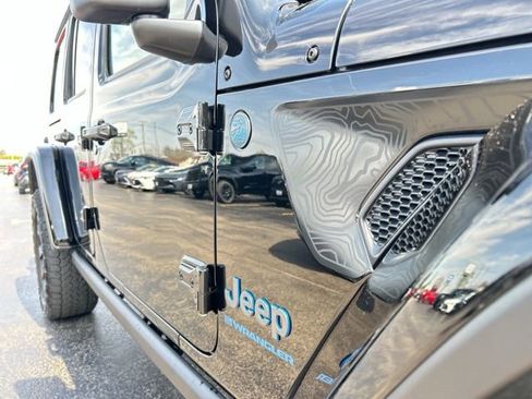 Used 2025 Jeep Wrangler Unlimited Sahara image 19