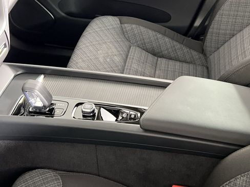 Certified 2025 Volvo XC60 B5 Core w/ Climate Package PRO image 22