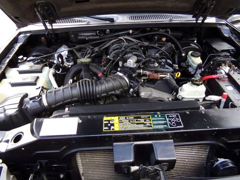 Used 2004 Ford Explorer Sport Trac 4x4 image 64