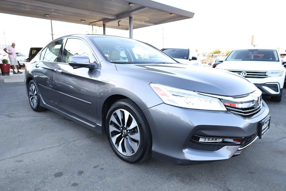Used 2017 Honda Accord Touring image 35
