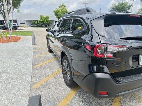 Used 2025 Subaru Outback Onyx Edition AWD/4WD image 3