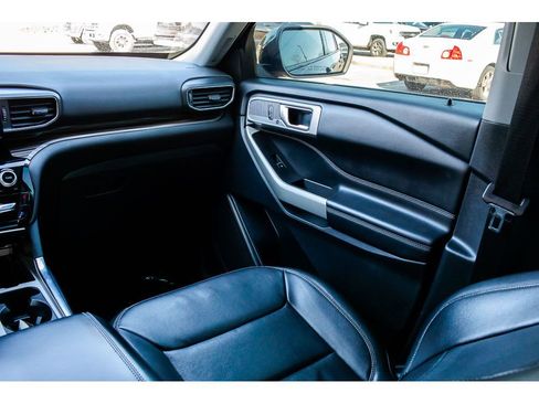 Used 2022 Ford Explorer Limited w/ Equipment Group 301A image 16