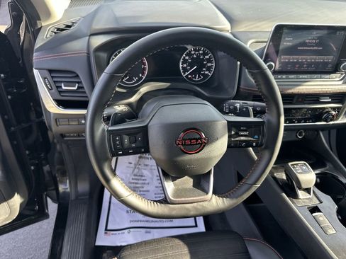Used 2025 Nissan Rogue SV AWD/4WD image 14
