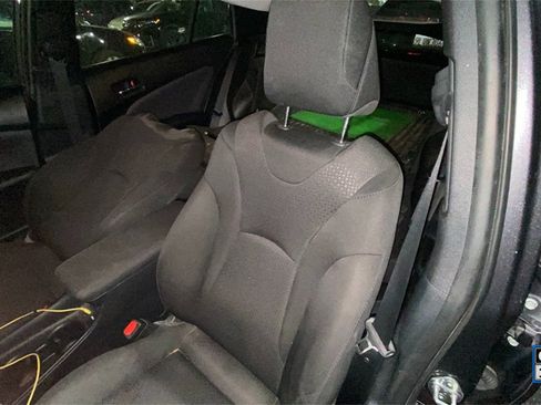 Used 2022 Toyota Prius LE image 4