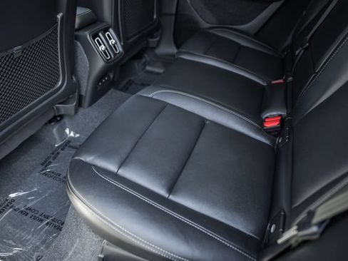 Used 2024 Volvo XC40 B5 Plus w/ Climate Package AWD/4WD image 27