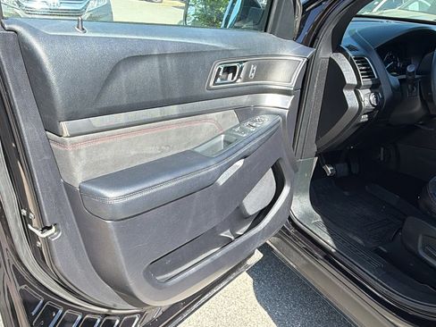 Used 2019 Ford Explorer XLT w/ Equipment Group 202A FWD image 14