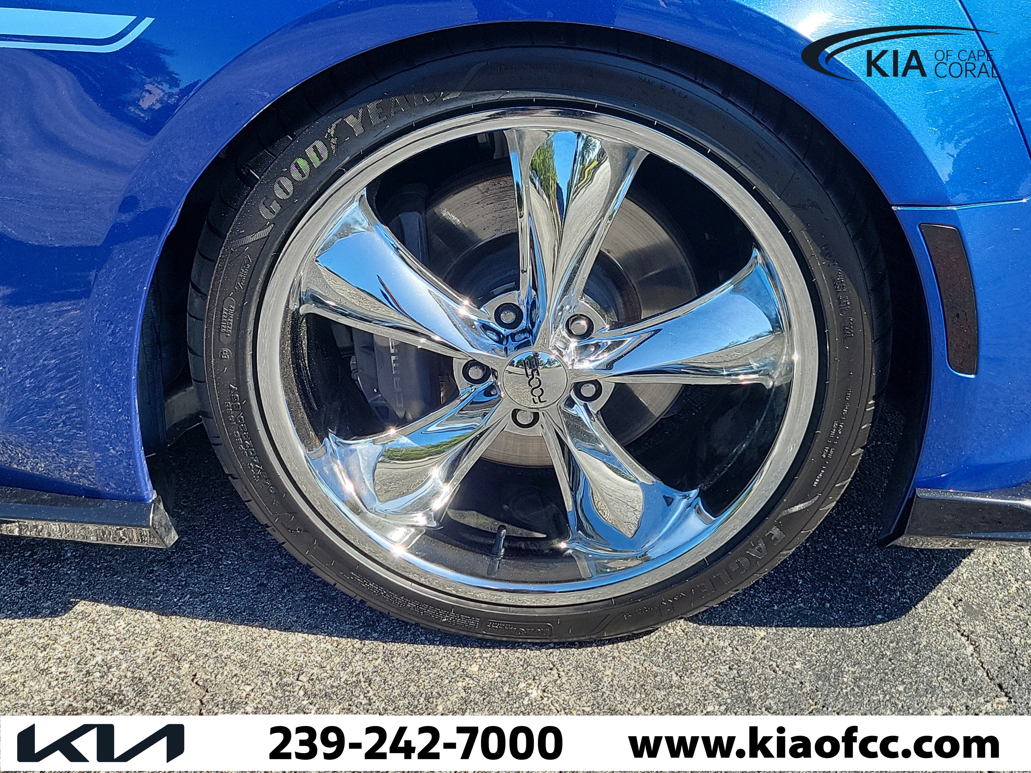 Used 2019 Chevrolet Camaro SS RWD image 7