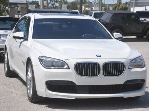 Used 2015 BMW 750Li RWD image 11