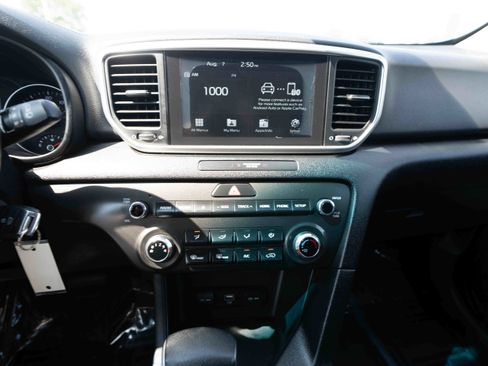 Used 2020 Kia Sportage LX FWD image 17