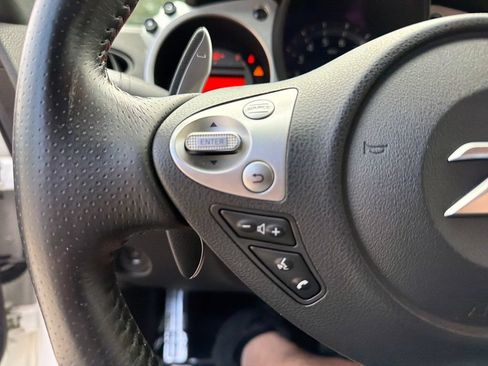 Used 2019 Nissan 370Z Touring Sport RWD image 20