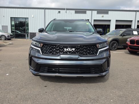 Certified 2022 Kia Sorento S w/ Panoramic Sunroof Package FWD image 3