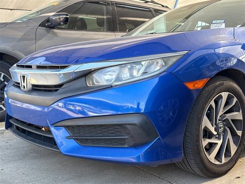 Used 2018 Honda Civic EX image 6