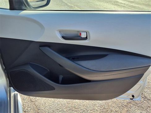 Used 2022 Toyota Corolla LE image 81