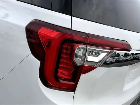 Used 2021 GMC Acadia SLE w/ Driver Convenience Package image 29