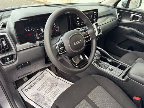 Used 2023 Kia Sorento LX FWD image 13