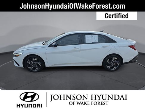 Certified 2025 Hyundai Elantra SEL image 16