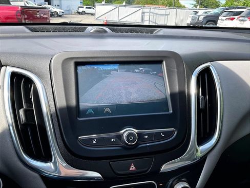 Used 2018 Chevrolet Equinox LS AWD/4WD image 18