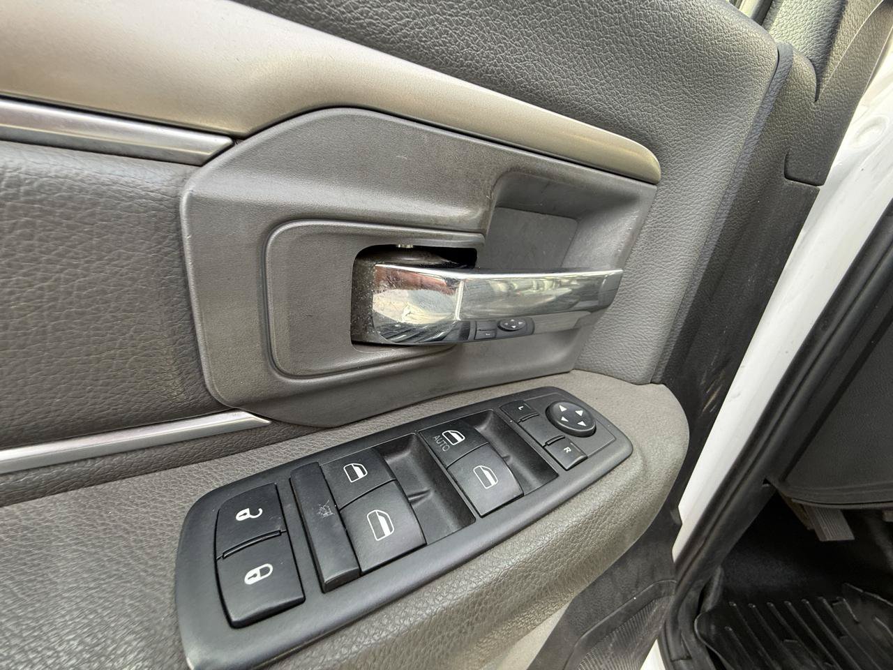Used 2018 RAM 2500 SLT AWD/4WD image 23