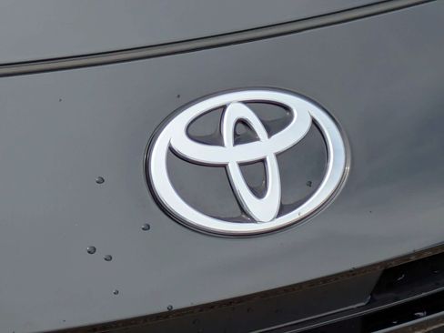 Used 2024 Toyota Prius Prime FWD image 13